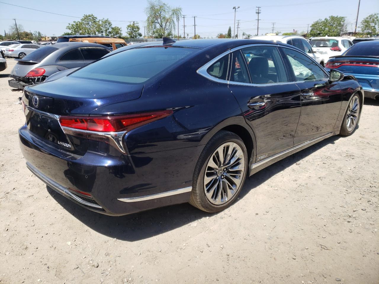 Photo 4 from auction – 2020 LEXUS LS 500H with VIN JTHGYLFF4L5008726
