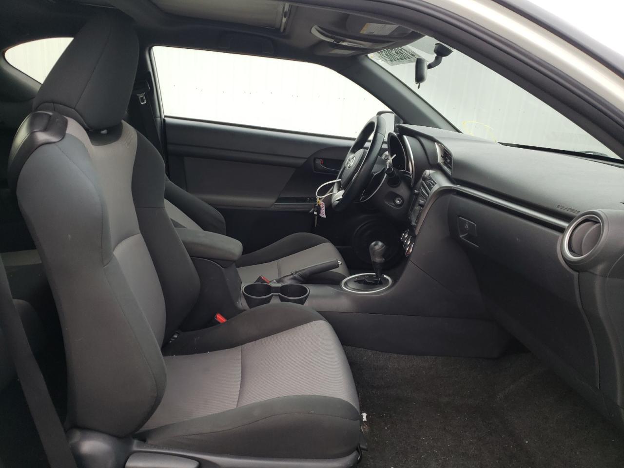 Photo 5 from auction – 2015 TOYOTA SCION TC with VIN JTKJF5C73FJ011269