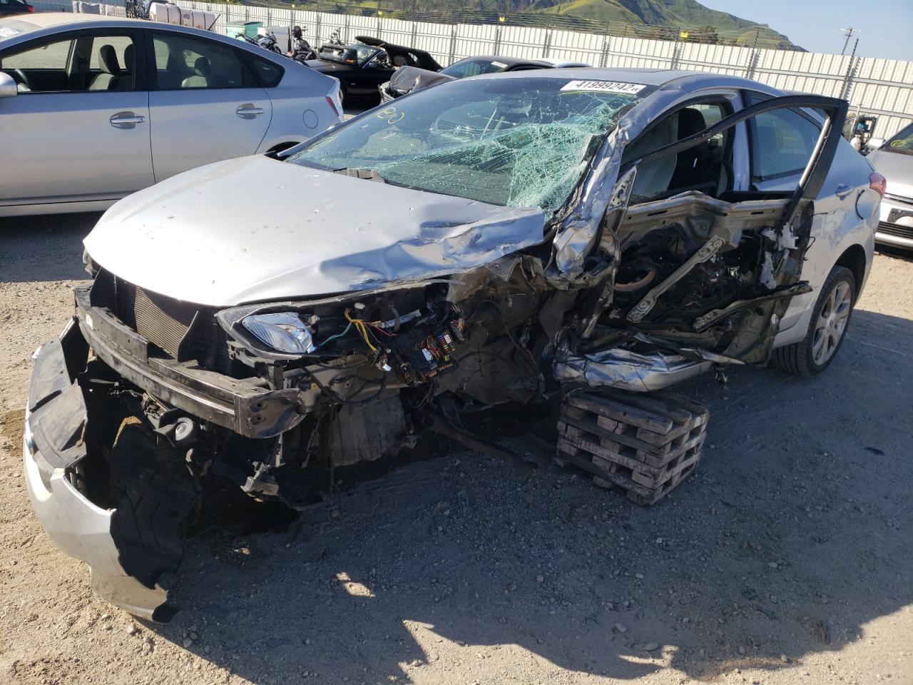 Photo 2 from auction – 2012 HYUNDAI ELANTRA GL with VIN 5NPDH4AE1CH104743
