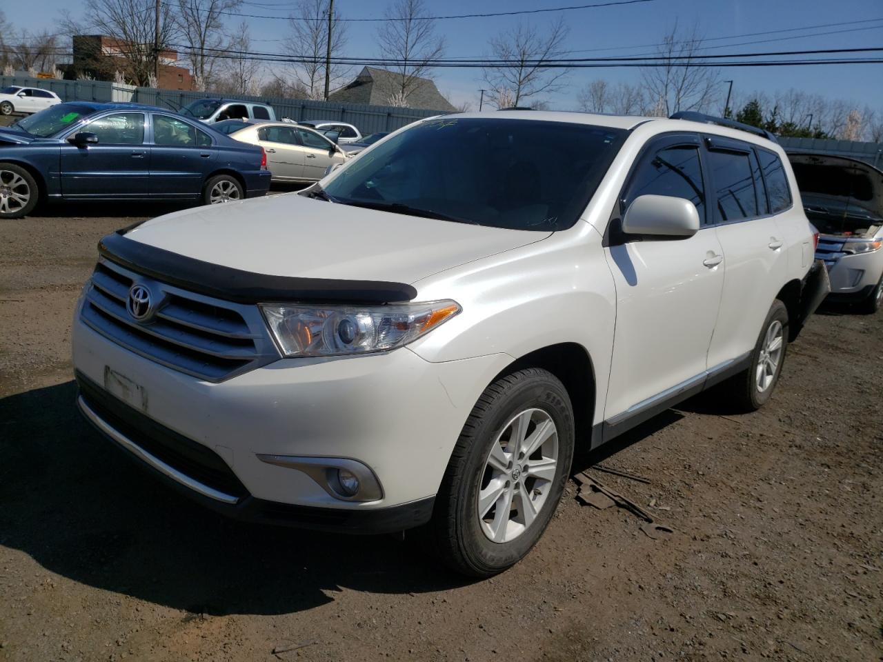 Photo 2 from auction – 2013 TOYOTA HIGHLANDER with VIN 5TDBK3EH0DS235813