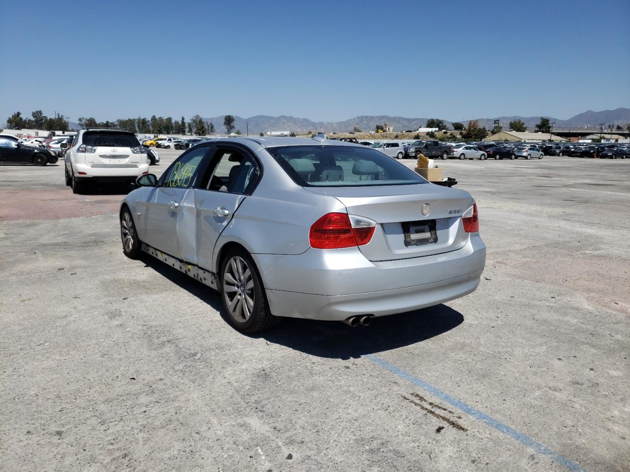 Photo 3 from auction – 2006 BMW 325 I AUTO with VIN WBAVB17506NK40911