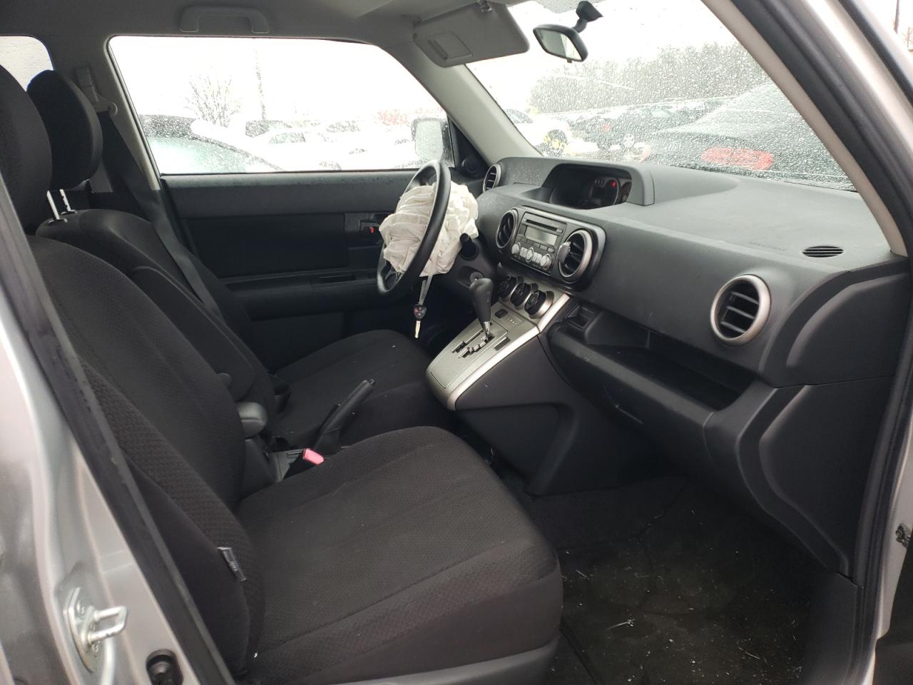 Photo 5 from auction – 2008 SCION XB with VIN JTLKE50E281006881