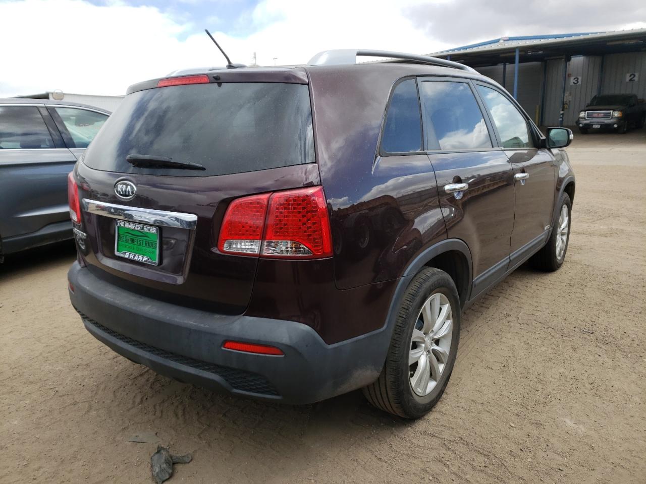 Photo 4 from auction – 2011 KIA SORENTO BA with VIN 5XYKTDA29BG113787
