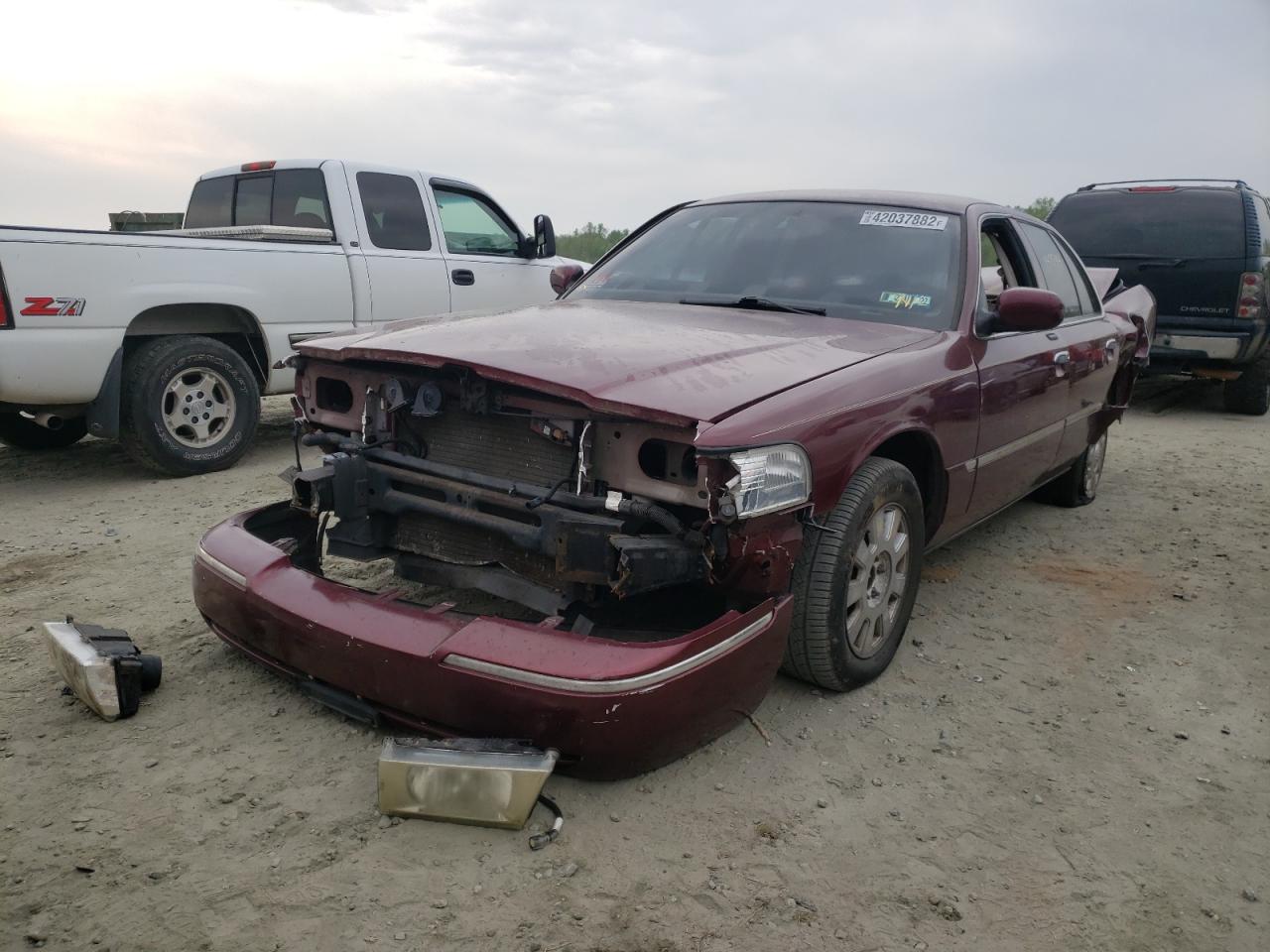 Photo 2 from auction – 2005 MERCURY GRAND MARQ with VIN 2MEFM75W95X651395