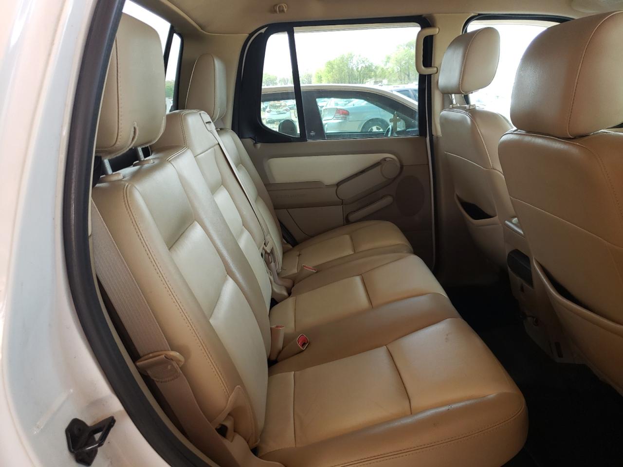 Photo 6 from auction – 2007 FORD EXPLORER S with VIN 1FMEU33K77UA51387