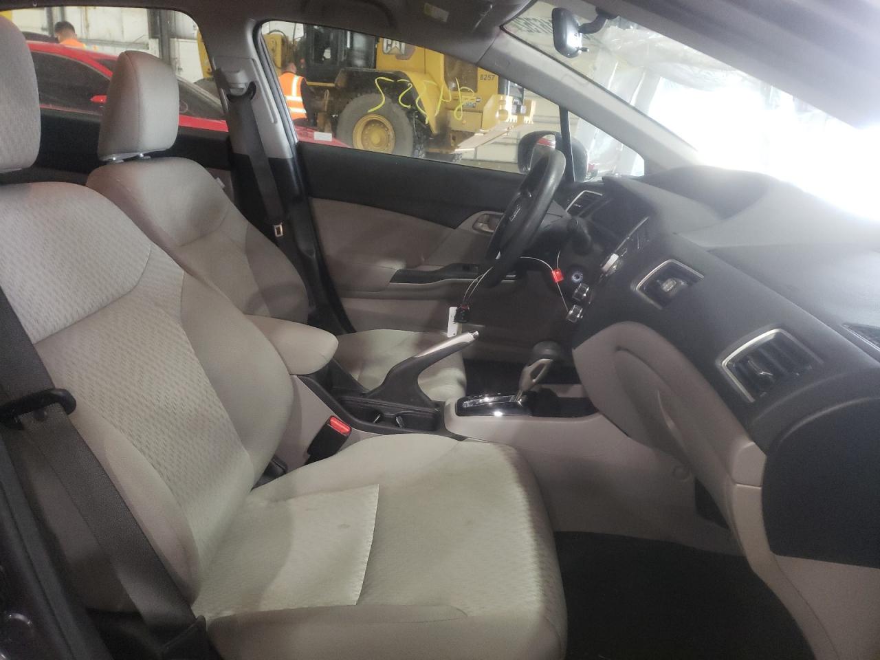 Photo 5 from auction – 2015 HONDA CIVIC LX with VIN 2HGFB2F55FH549735