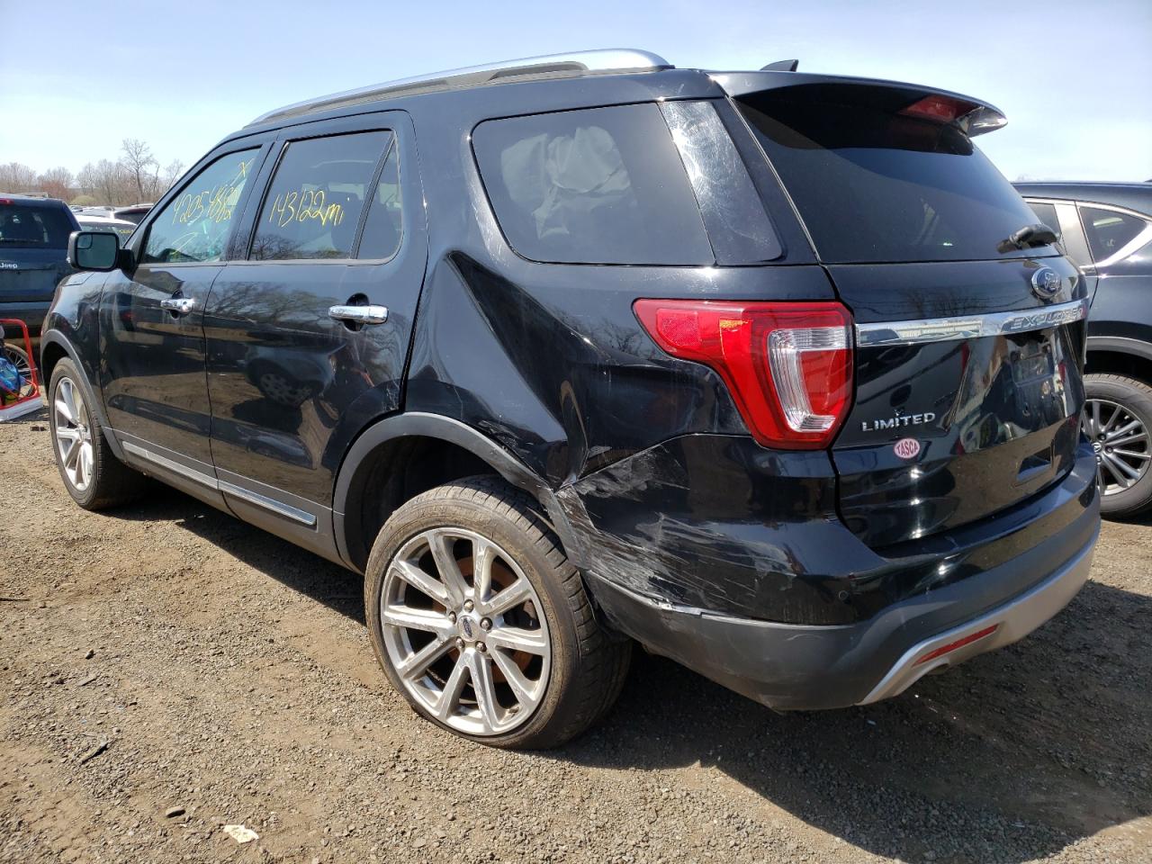 Photo 3 from auction – 2017 FORD EXPLORER L with VIN 1FM5K8F89HGB82288
