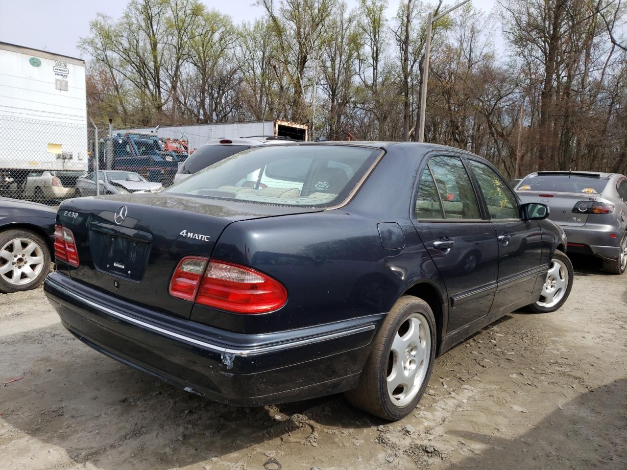 Photo 4 from auction – 2001 MERCEDES-BENZ E 430 with VIN WDBJF83J61X049359