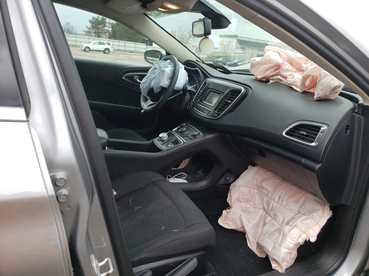 Photo 5 from auction – 2015 CHRYSLER 200 LIMITE with VIN 1C3CCCAB9FN714022