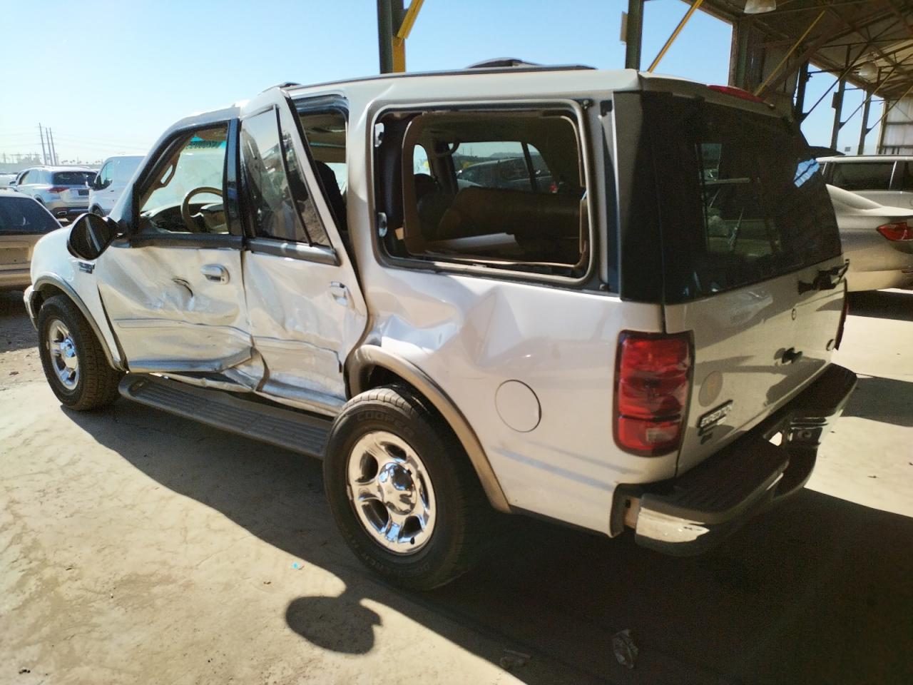 Photo 3 from auction – 2002 FORD EXPEDITION with VIN 1FMRU17L72LA74045