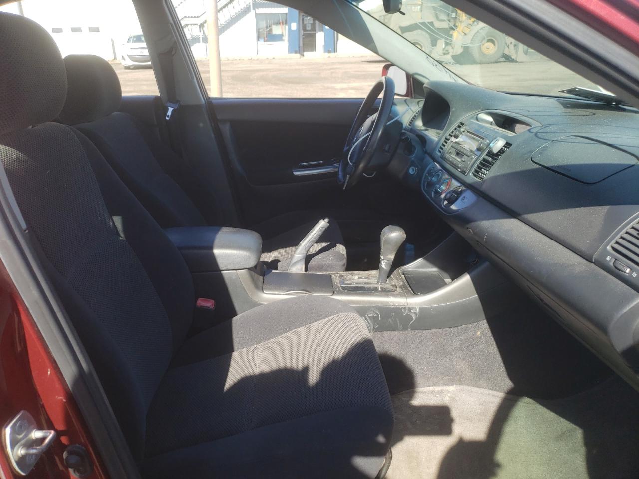 Photo 5 from auction – 2004 TOYOTA CAMRY LE with VIN 4T1BE32K44U310222