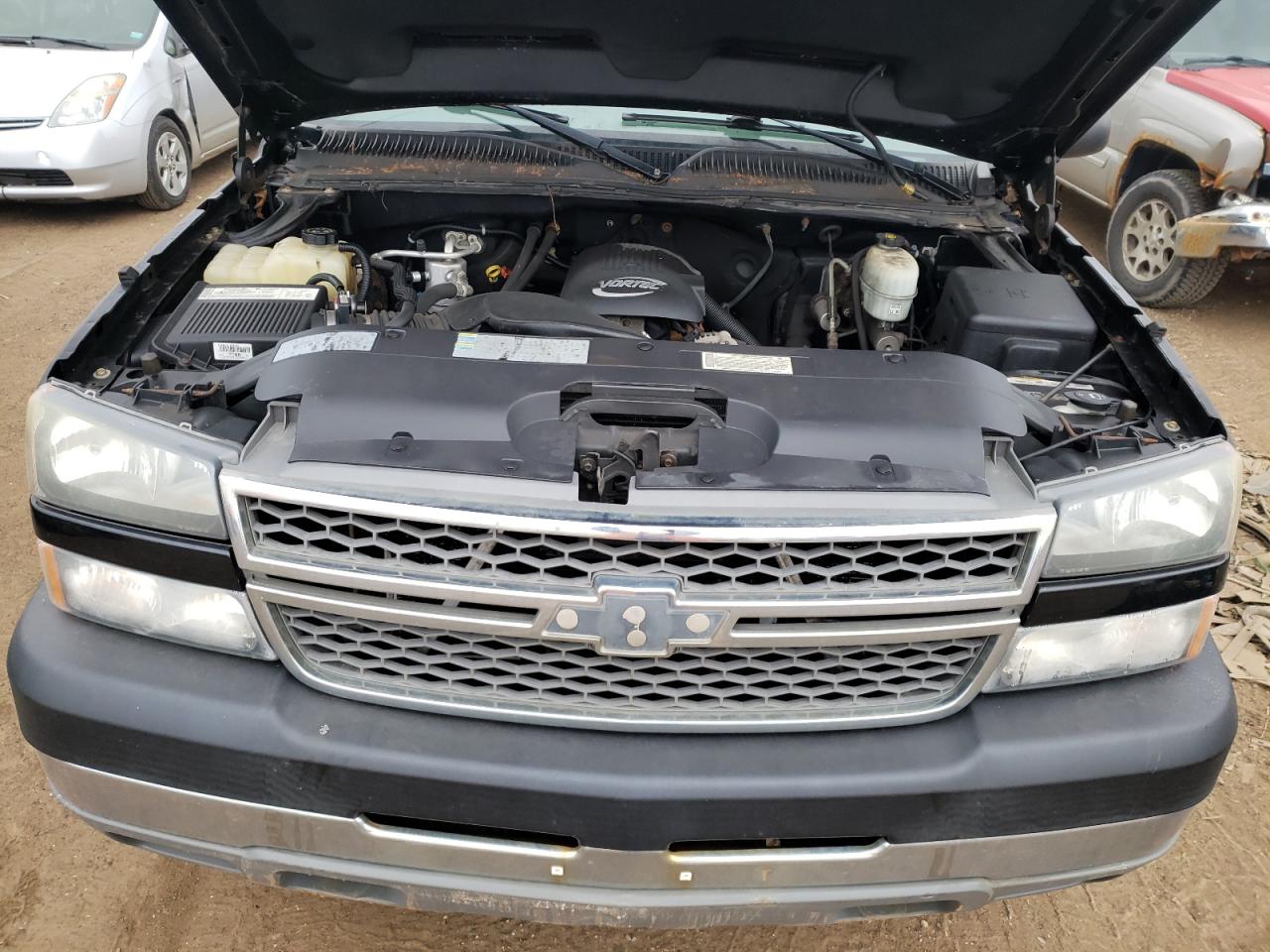 Photo 7 from auction – 2005 CHEVROLET SILVERADO with VIN 1GCHK29U95E327568