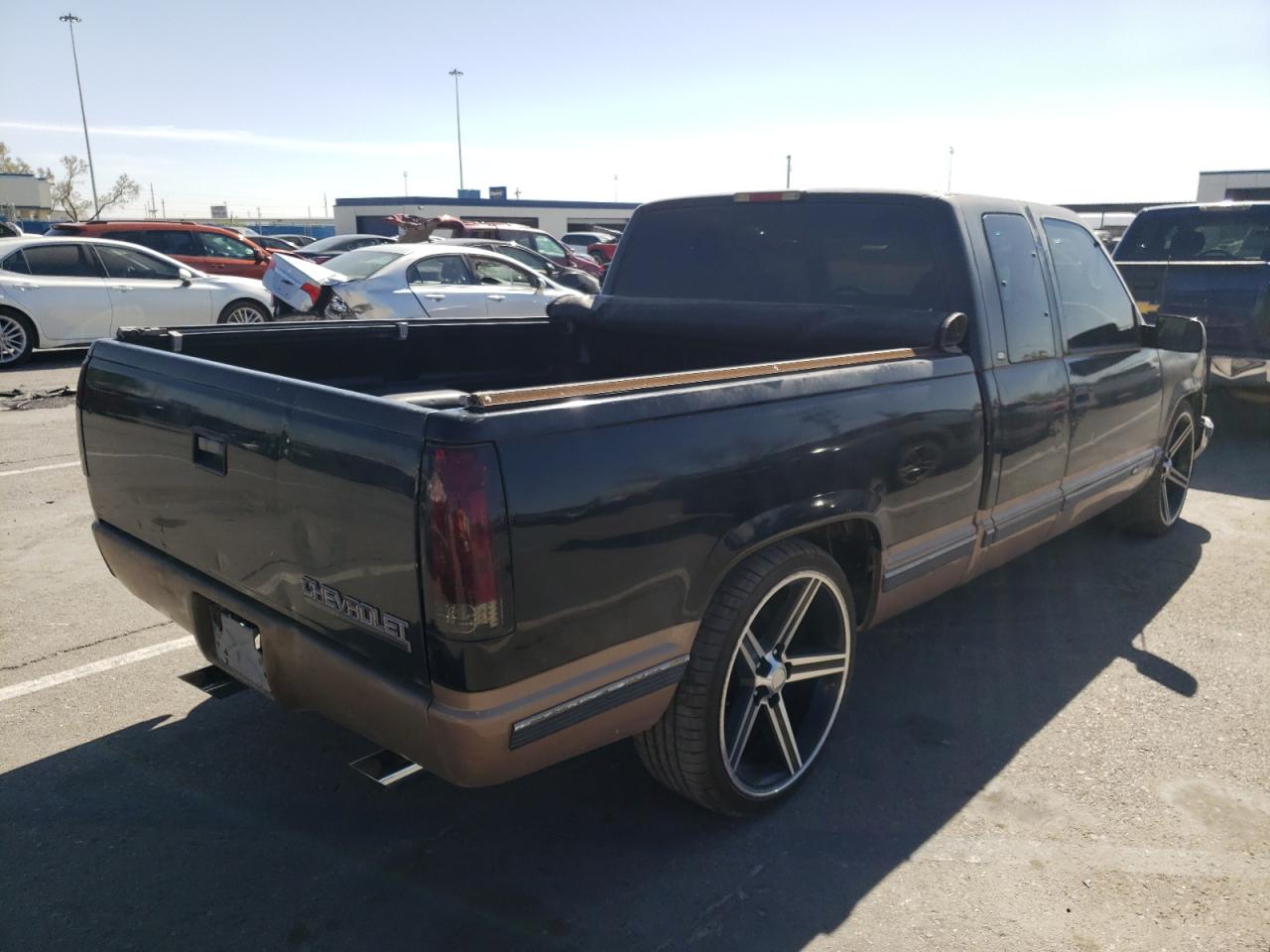 Photo 4 from auction – 1998 CHEVROLET GMT-400 C1 with VIN 2GCEC19MXW1268642