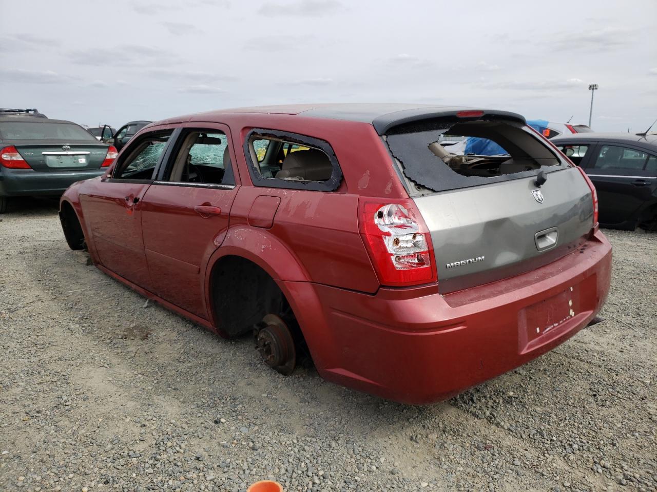 Photo 3 from auction – 2005 DODGE MAGNUM SXT with VIN 2D4FV48V75H587256