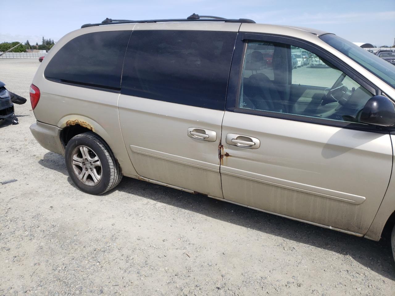 Photo 9 from auction – 2005 DODGE GRAND CARA with VIN 2D4GP44L55R599595