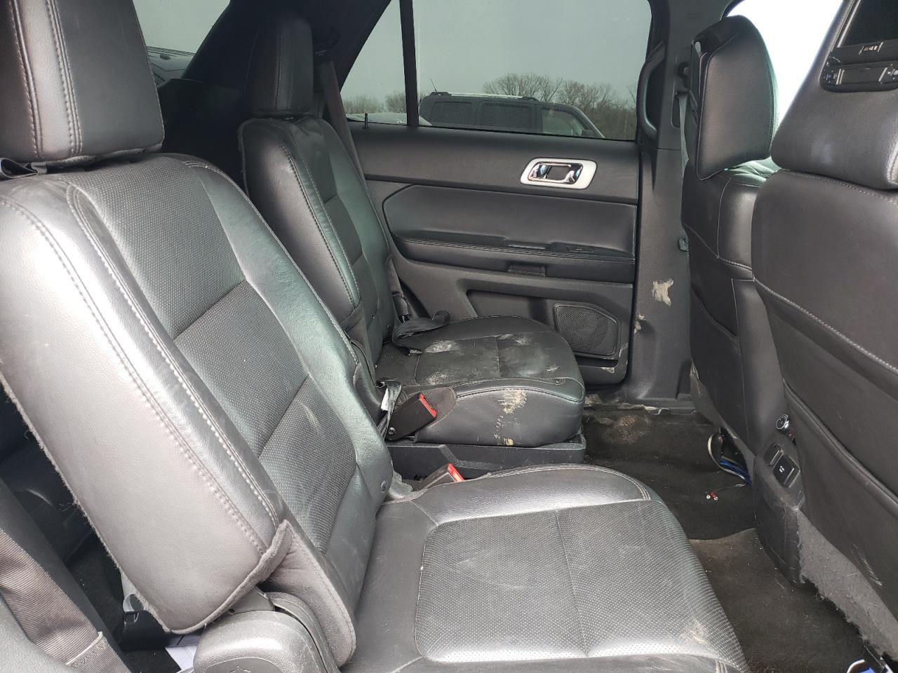 Photo 6 from auction – 2014 FORD EXPLORER L with VIN 1FM5K8F8XEGA79912