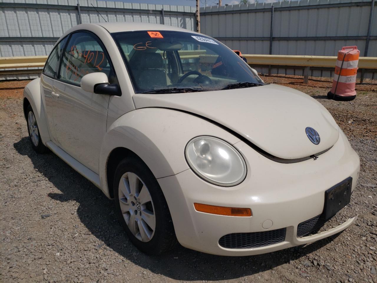 VOLKSWAGEN NEW BEETLE 2008 with VIN 3VWPG31C18M501229 - Photo from auction