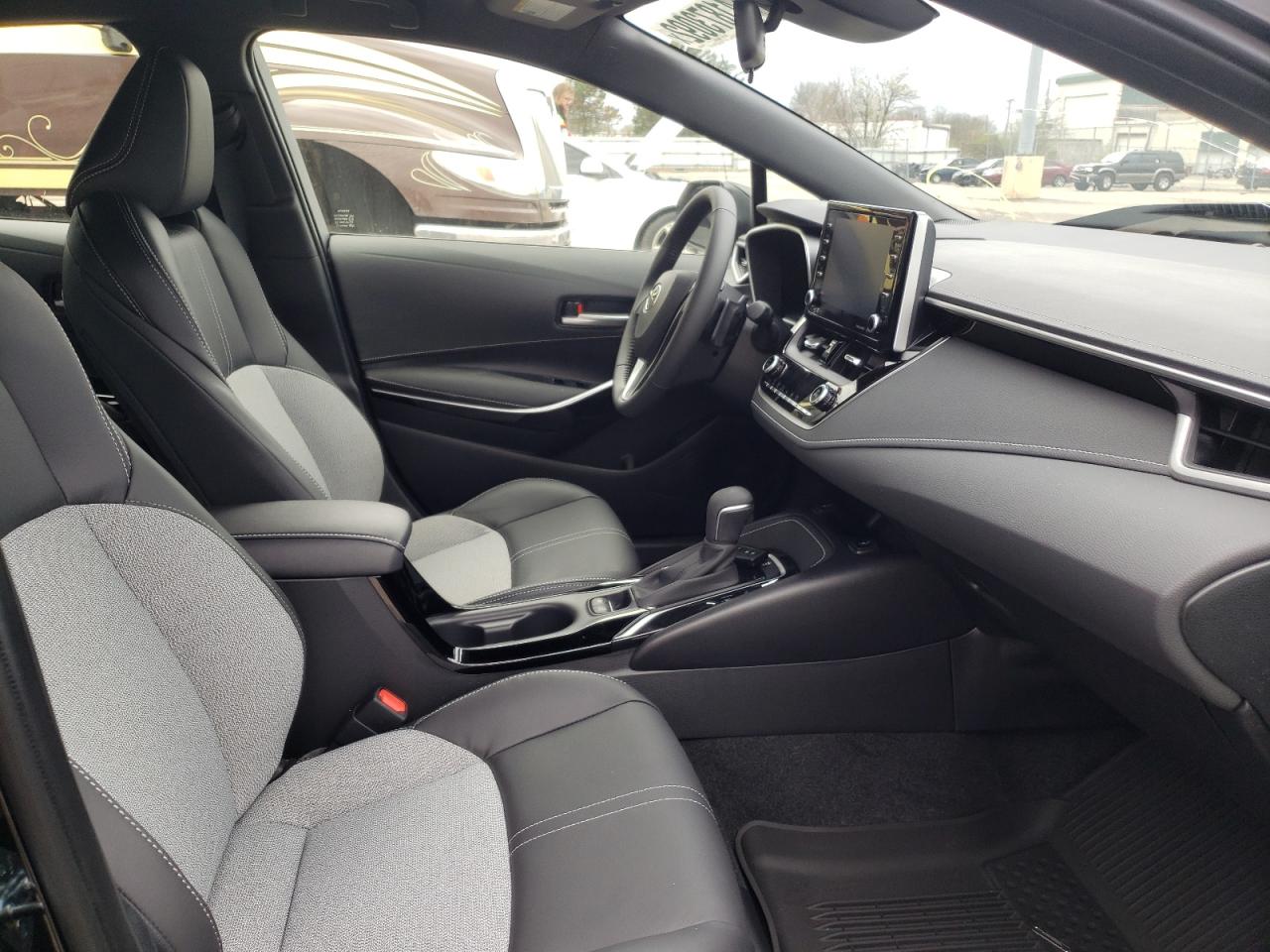 Photo 5 from auction – 2022 TOYOTA COROLLA XS with VIN JTNC4MBE4N3164872
