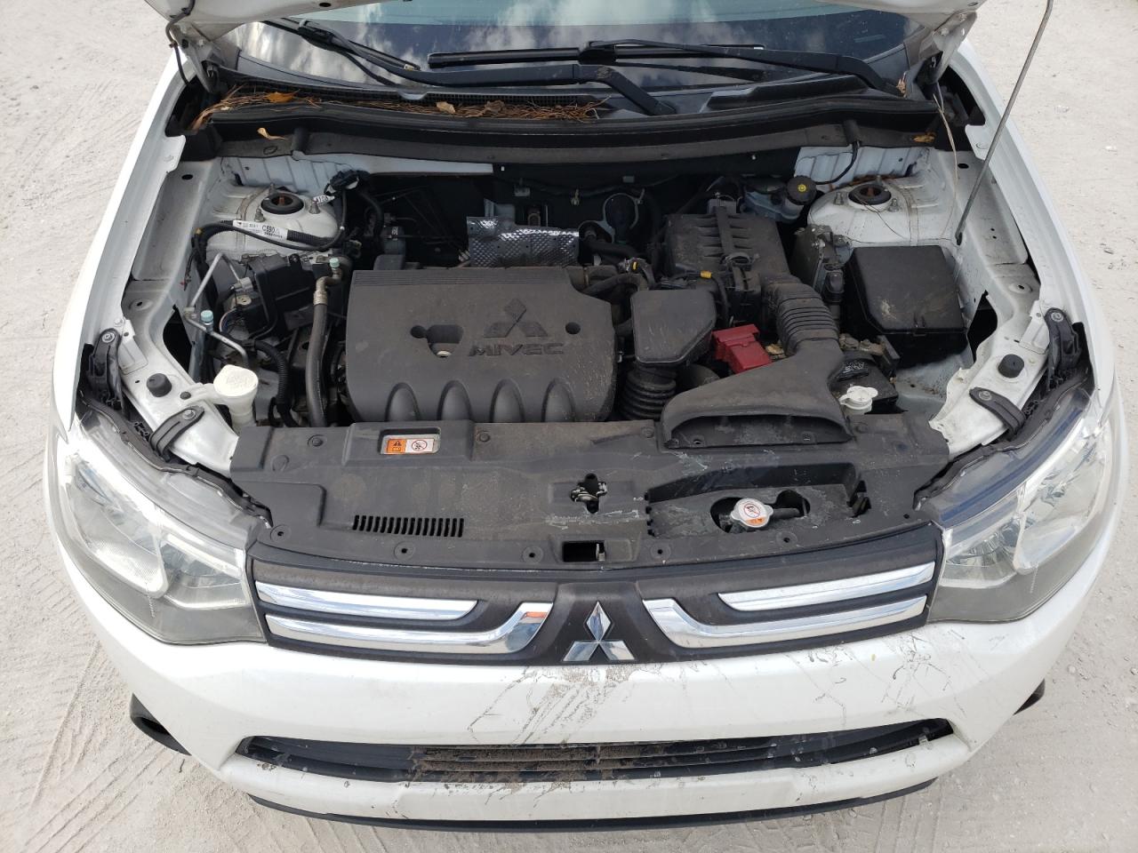 Photo 7 from auction – 2014 MITSUBISHI OUTLANDER with VIN JA4AD3A33EZ010005