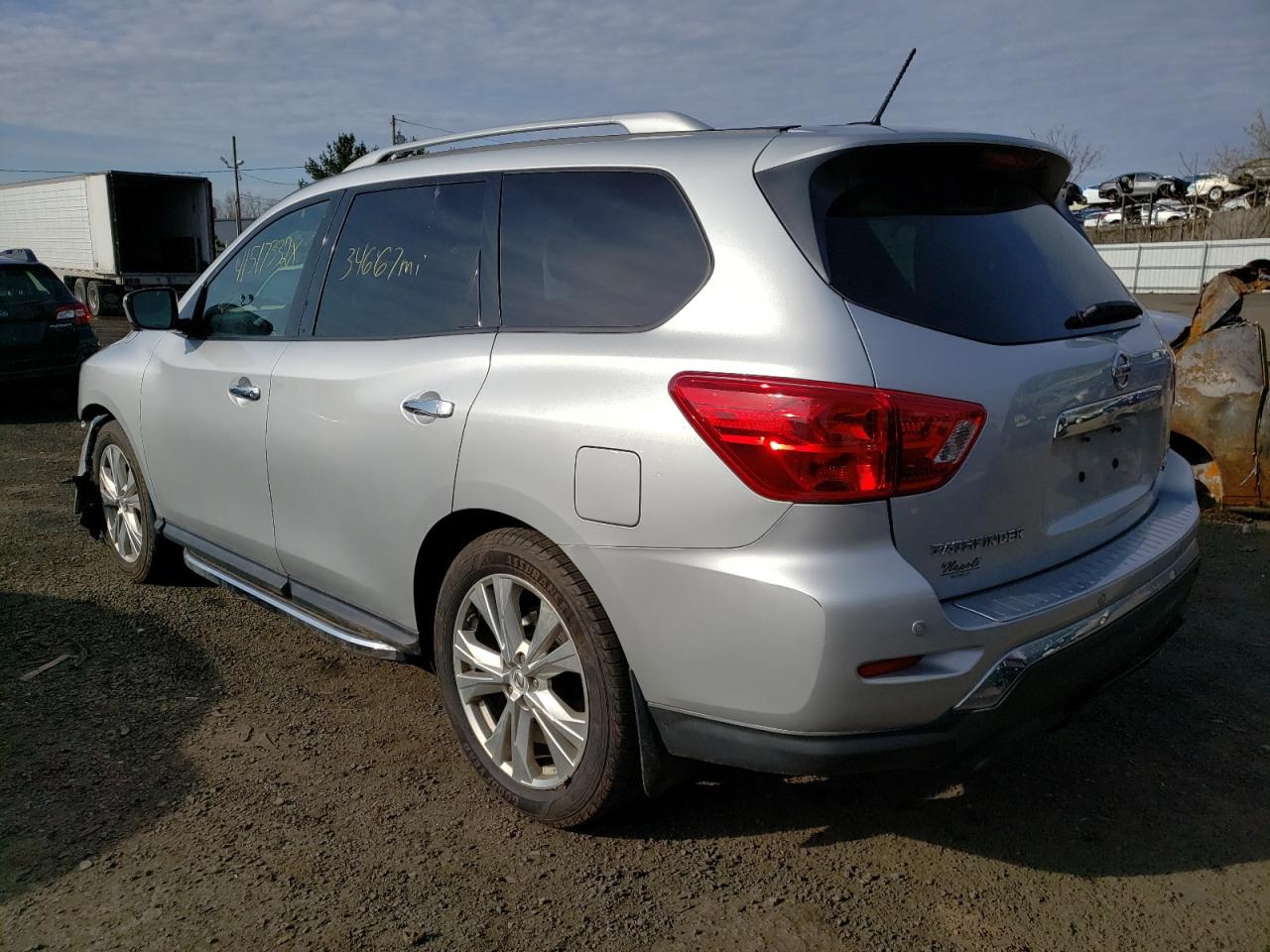 Photo 3 from auction – 2018 NISSAN PATHFINDER with VIN 5N1DR2MM4JC678021