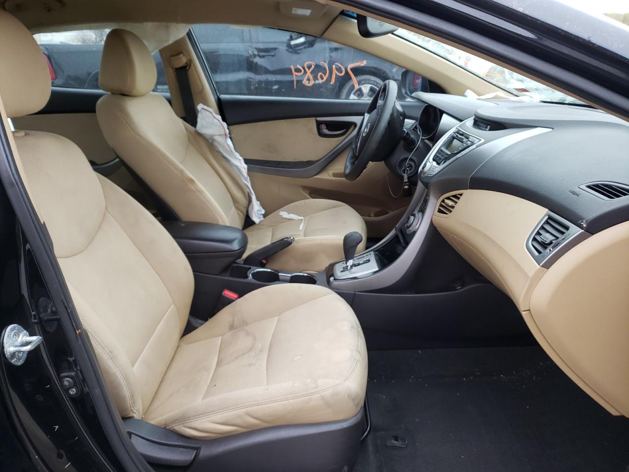 Photo 5 from auction – 2012 HYUNDAI ELANTRA GL with VIN 5NPDH4AE8CH074883