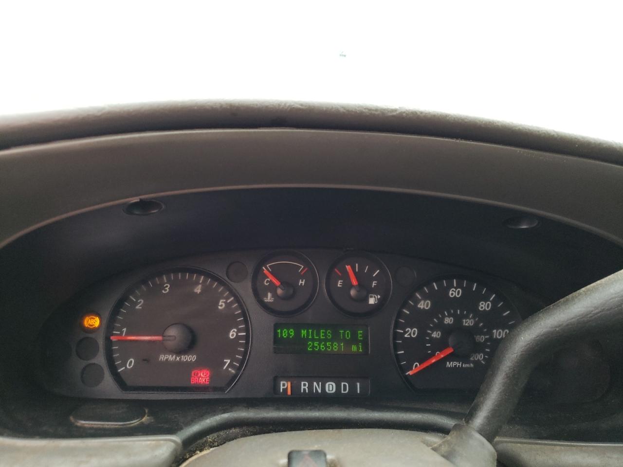 Photo 8 from auction – 2004 FORD TAURUS SES with VIN 1FAFP55U64G188752