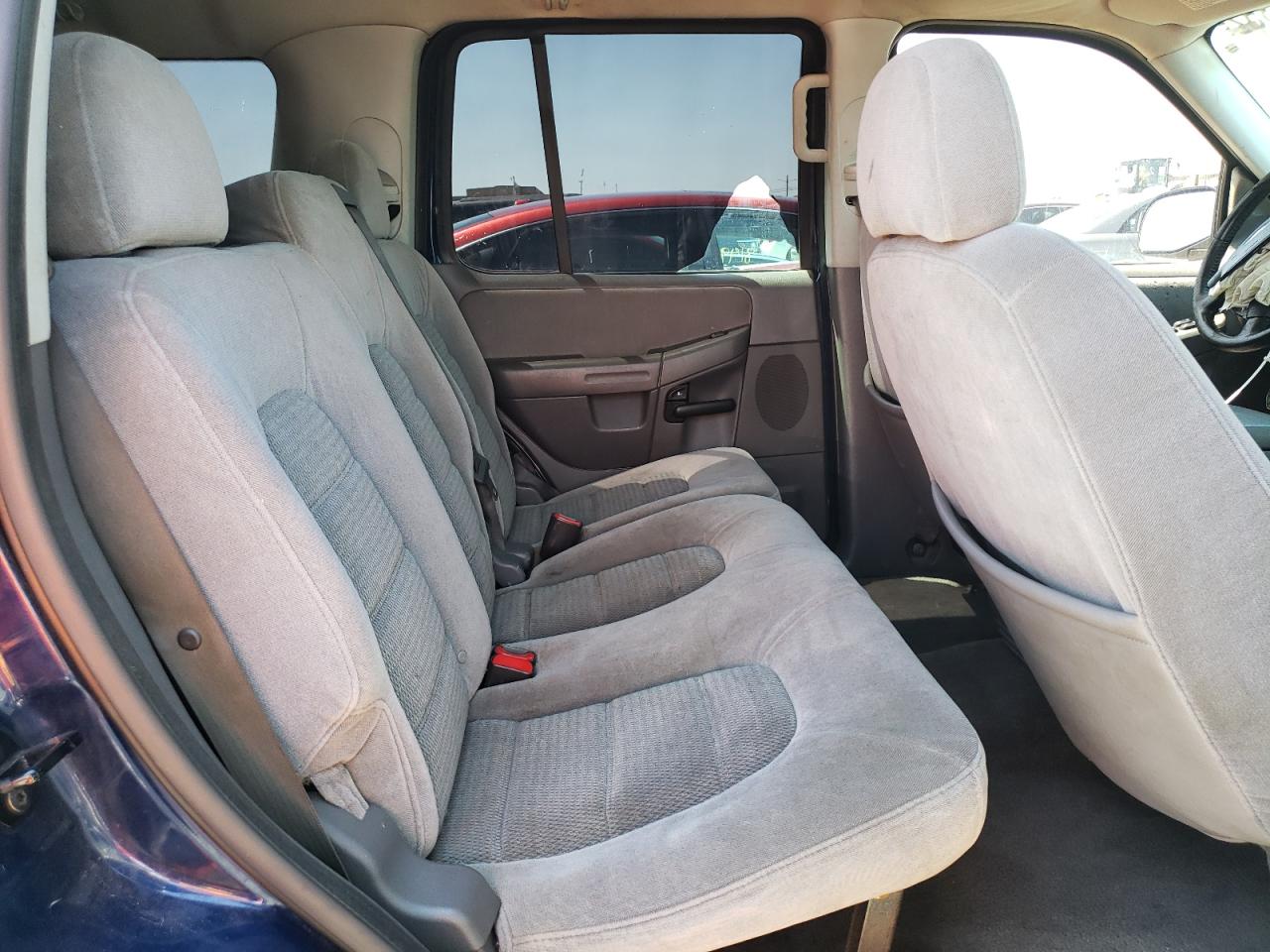 Photo 6 from auction – 2005 FORD EXPLORER X with VIN 1FMZU63K35ZA36968