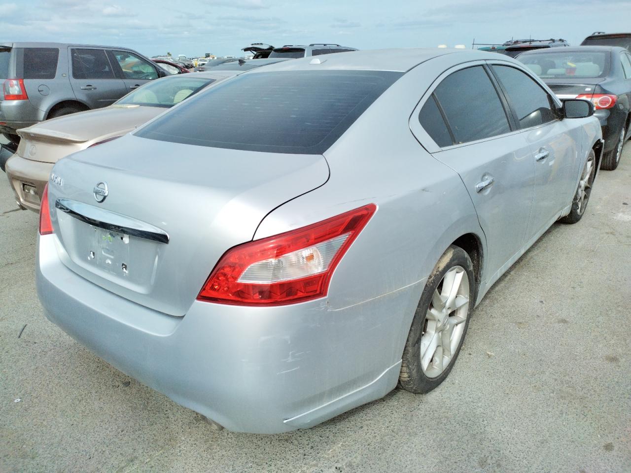 Photo 4 from auction – 2010 NISSAN MAXIMA S with VIN 1N4AA5AP2AC805255