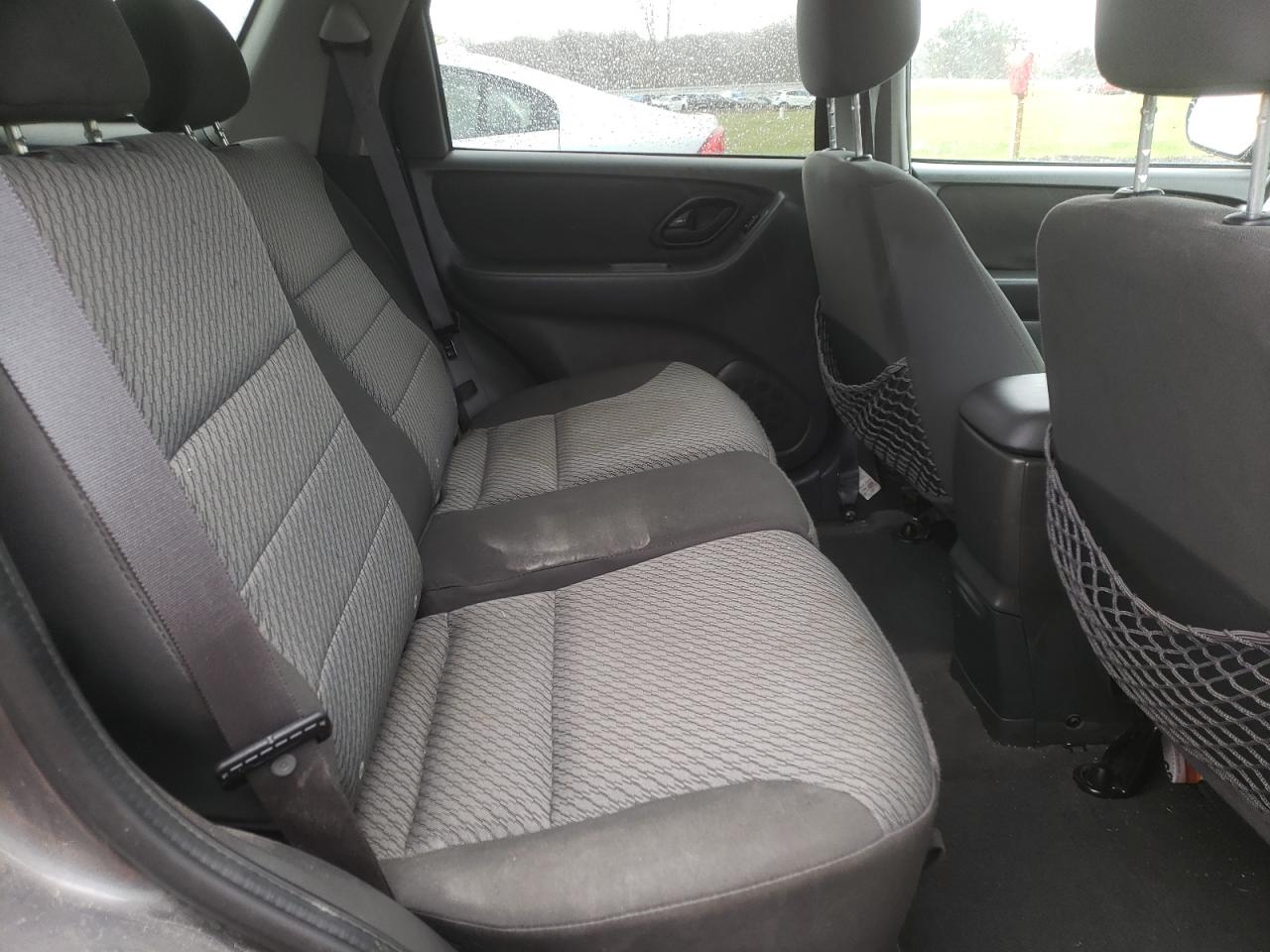 Photo 6 from auction – 2004 FORD ESCAPE XLT with VIN 1FMYU03134DA18935