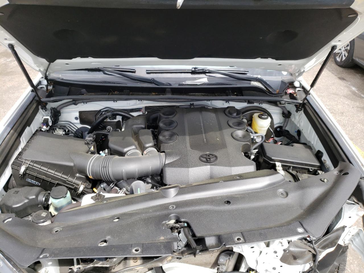 Photo 7 from auction – 2018 TOYOTA 4RUNNER SR with VIN JTEZU5JRXJ5190931