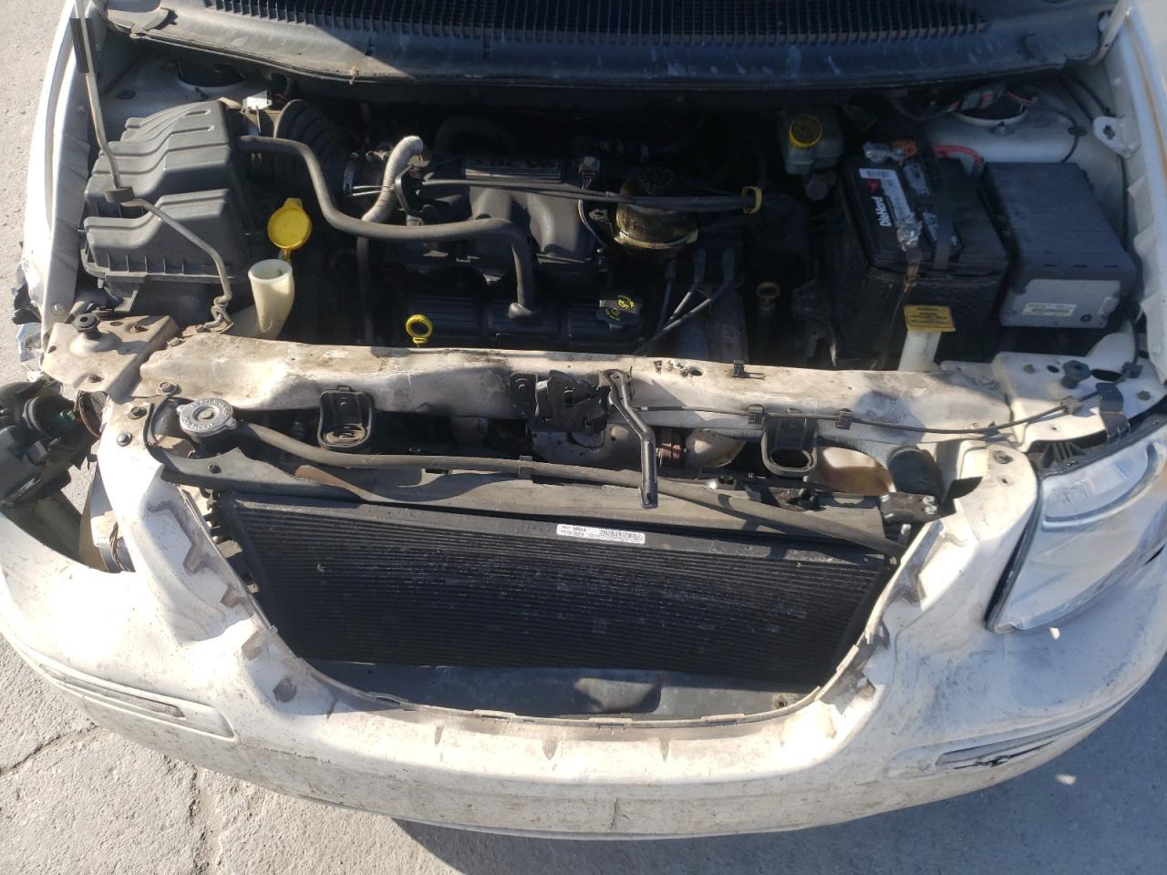 Photo 7 from auction – 2005 CHRYSLER TOWN & COU with VIN 2C8GP64L45R418672