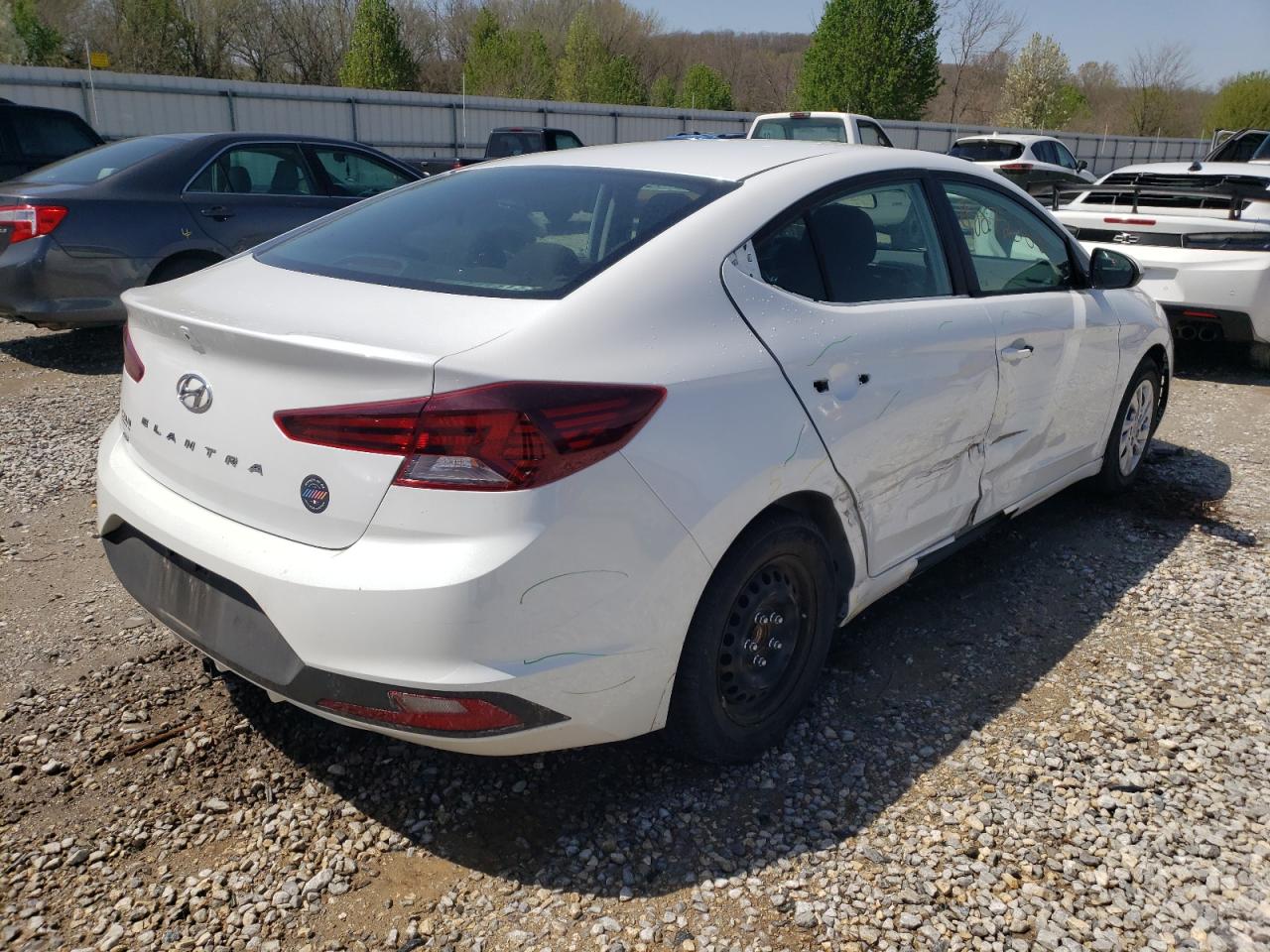 Photo 4 from auction – 2019 HYUNDAI ELANTRA SE with VIN 5NPD74LF2KH433393