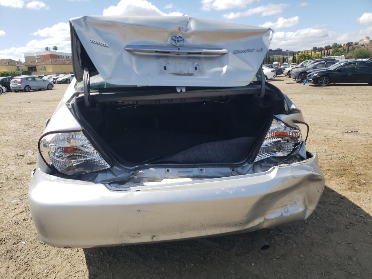 Photo 9 from auction – 2003 TOYOTA CAMRY LE with VIN 4T1BE30K43U739913
