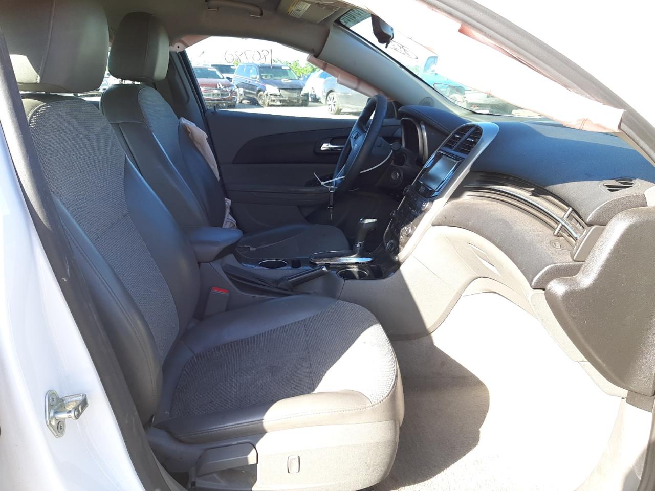 Photo 5 from auction – 2016 CHEVROLET MALIBU LIM with VIN 1G11C5SAXGF160451