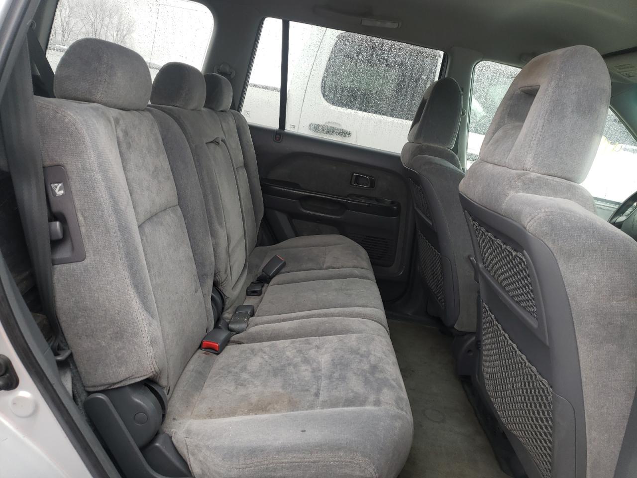 Photo 6 from auction – 2004 HONDA PILOT EX with VIN 2HKYF18494H514193