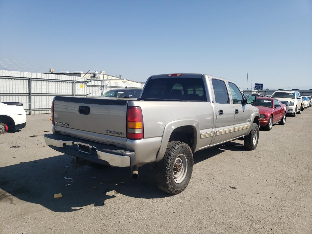 Photo 4 from auction – 2002 CHEVROLET SILVERADO with VIN 1GCHC23UX2F225272