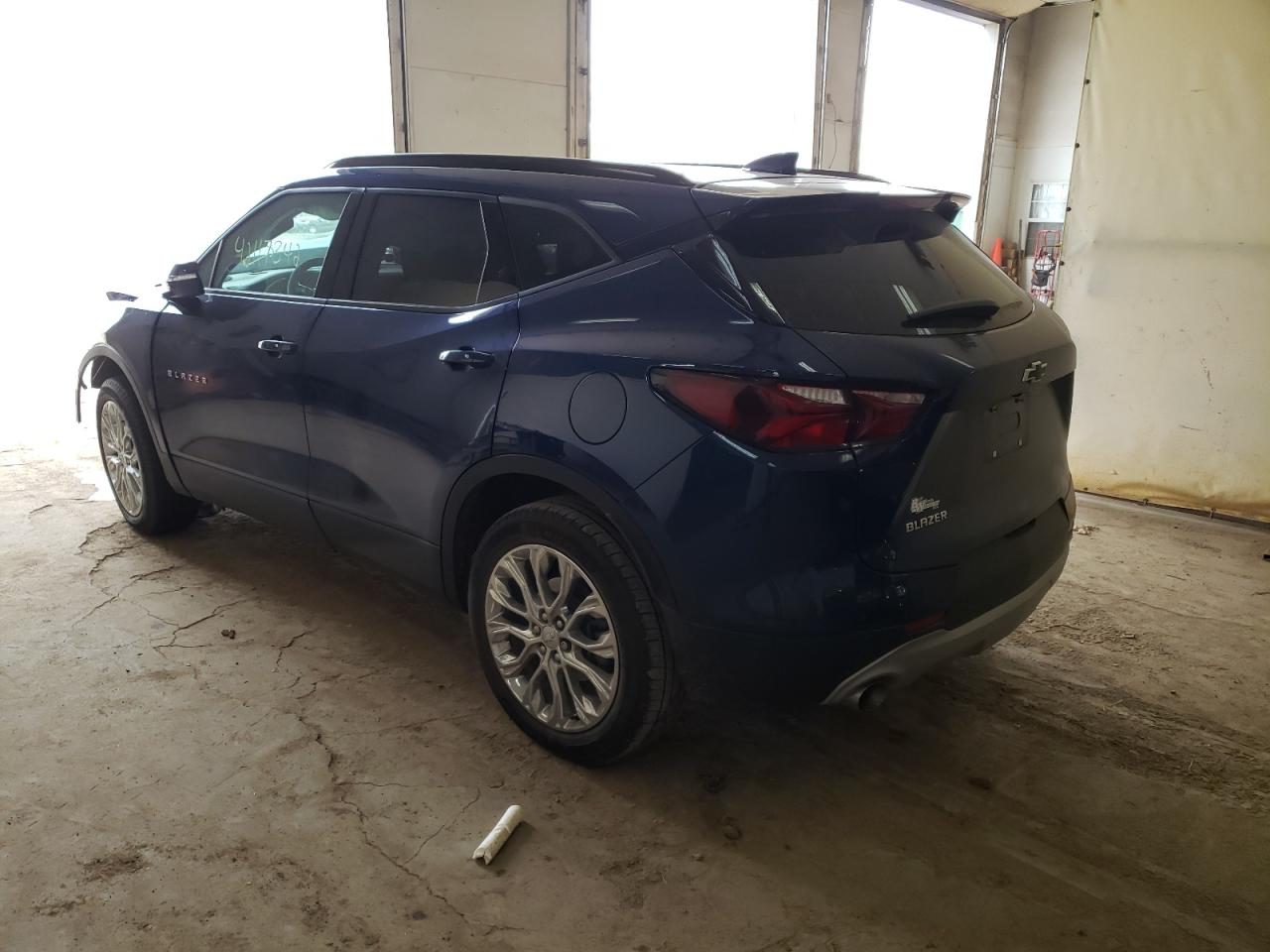 Photo 3 from auction – 2022 CHEVROLET BLAZER 2LT with VIN 3GNKBCR44NS118862
