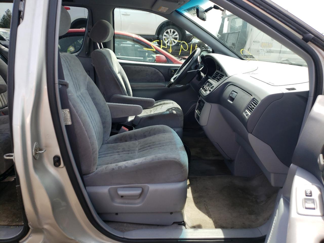 Photo 5 from auction – 2003 TOYOTA SIENNA LE with VIN 4T3ZF13C63U542835