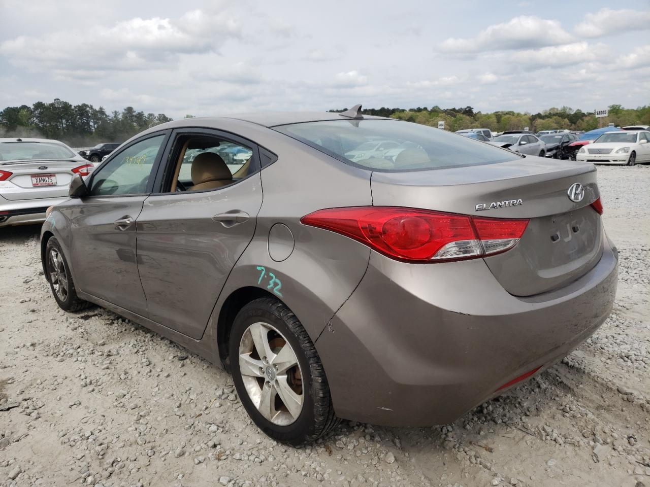 Photo 3 from auction – 2012 HYUNDAI ELANTRA GL with VIN 5NPDH4AE0CH085599