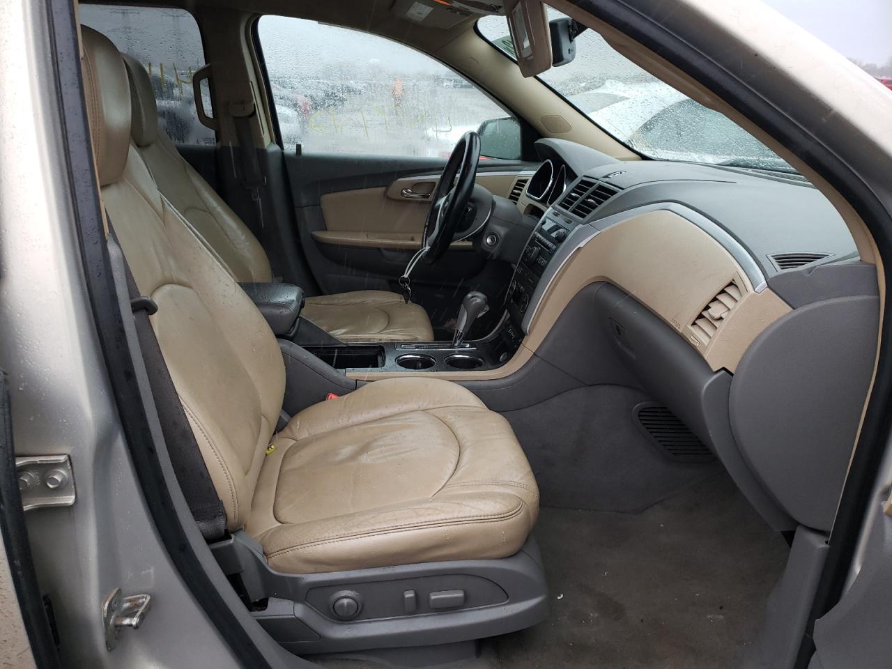 Photo 5 from auction – 2009 CHEVROLET TRAVERSE L with VIN 1GNER23D79S171035