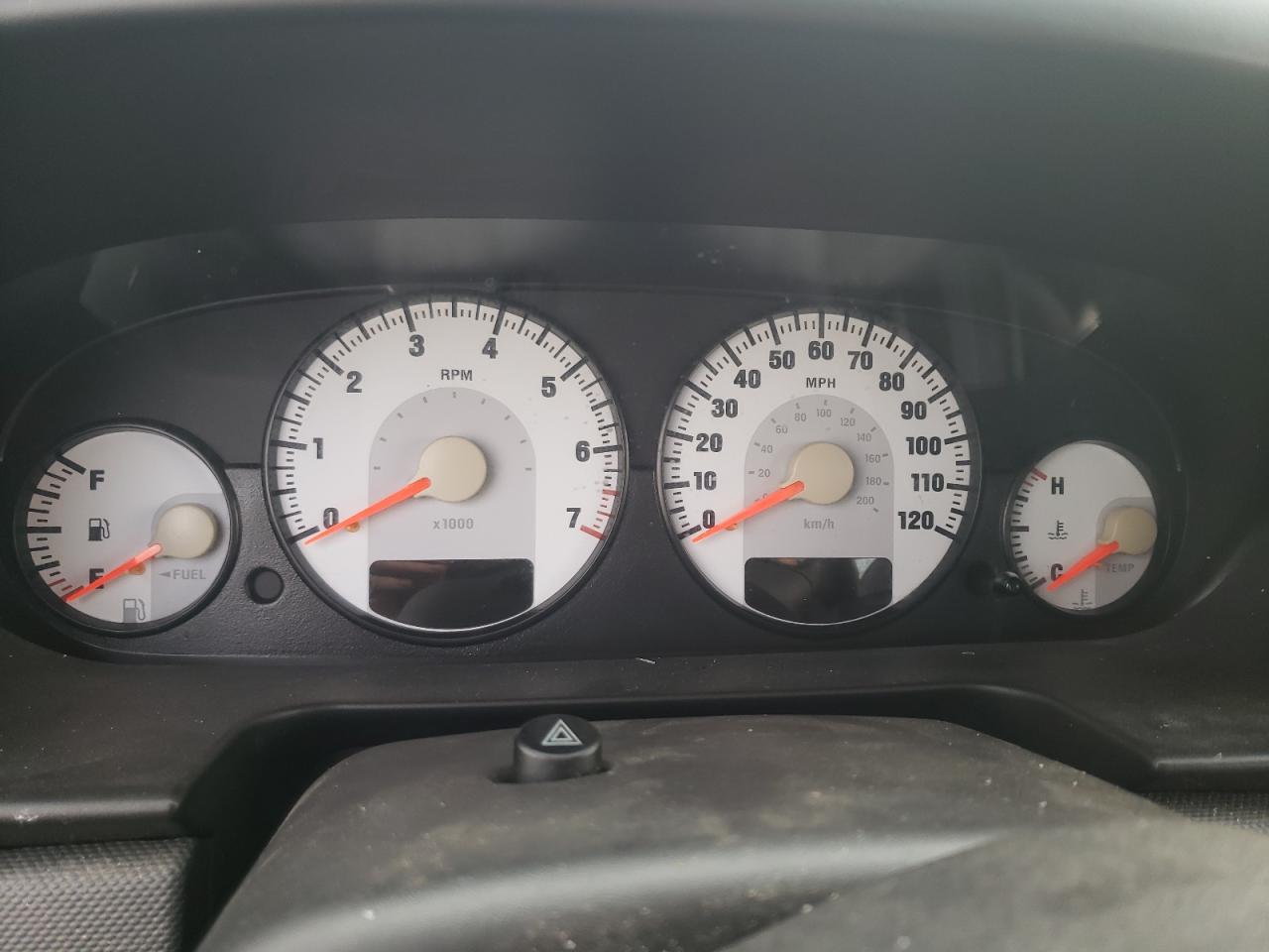 Photo 8 from auction – 2005 DODGE STRATUS SX with VIN 1B3EL46R15N647870