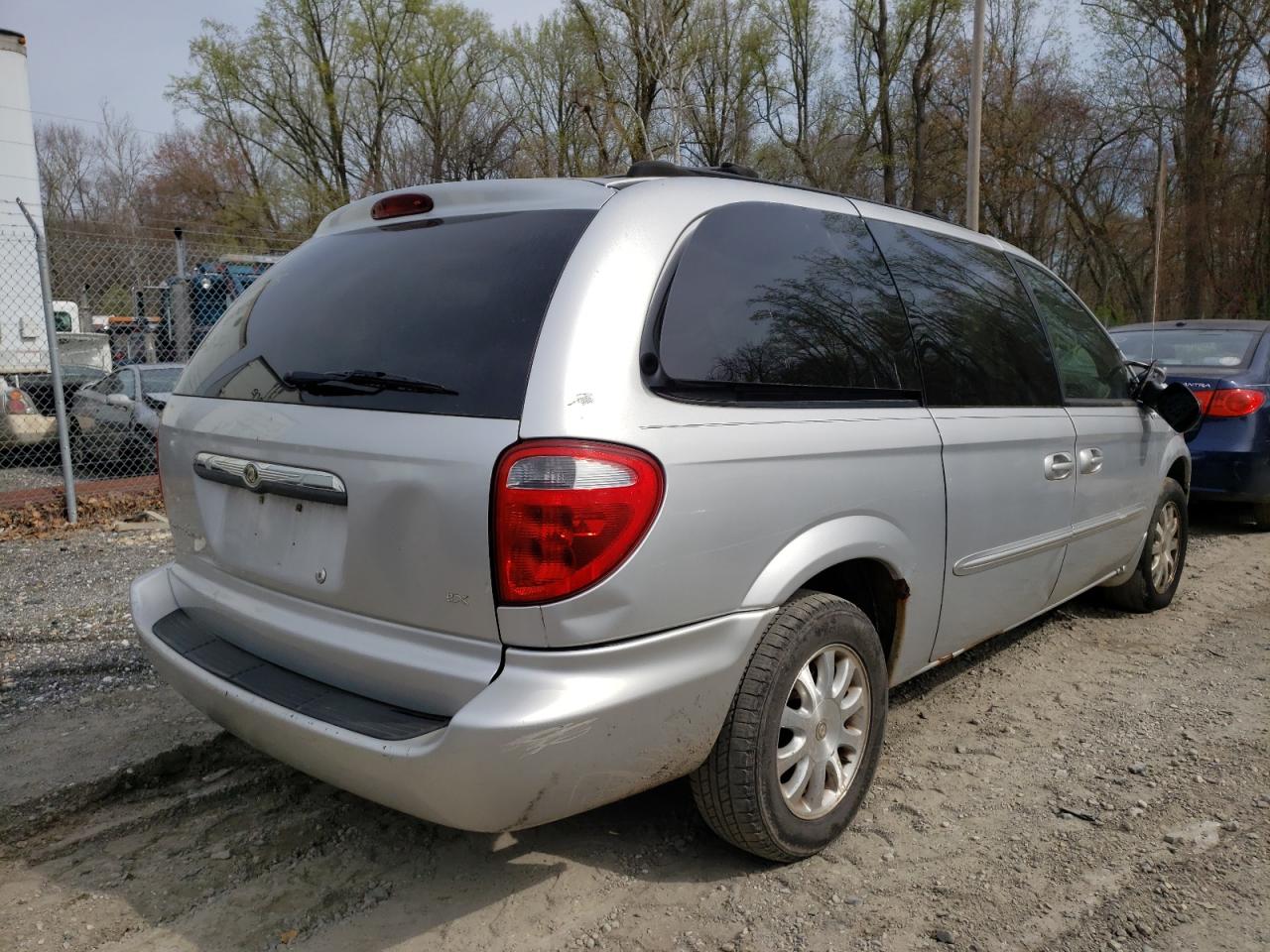 Photo 4 from auction – 2003 CHRYSLER TOWN & COU with VIN 2C8GP74L83R144654