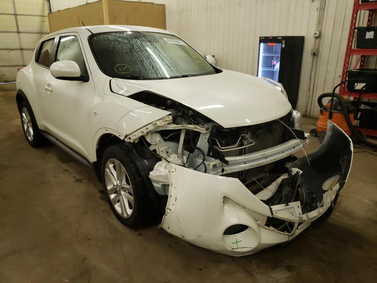 NISSAN JUKE S 2014 with VIN JN8AF5MRXET356037 - Photo from auction