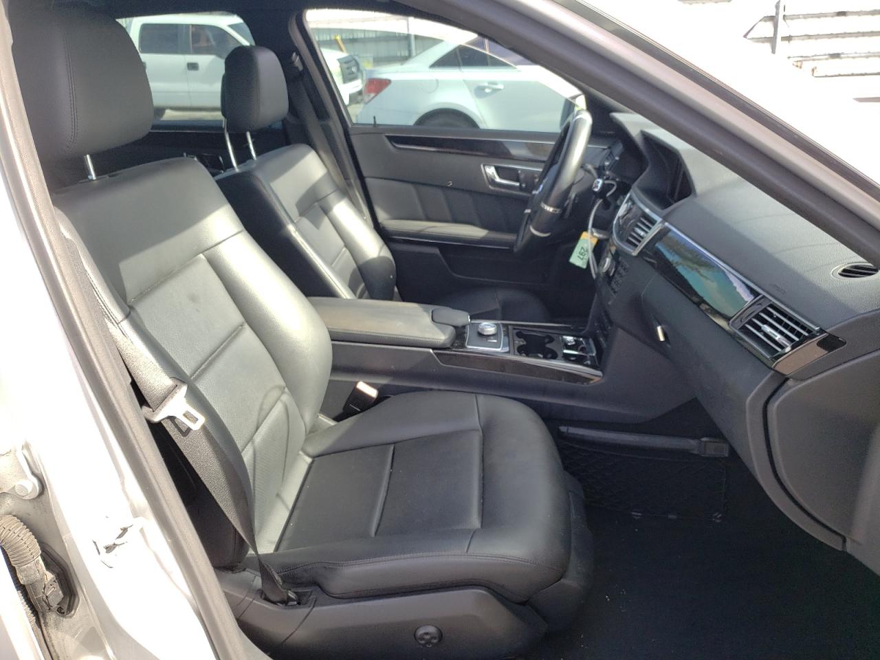 Photo 5 from auction – 2010 MERCEDES-BENZ E 350 4MAT with VIN WDDHF8HB5AA105804