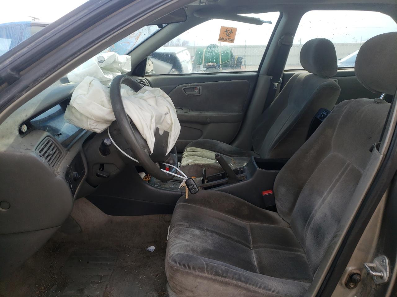 Photo 5 from auction – 2001 TOYOTA CAMRY CE with VIN JT2BF22K910338296