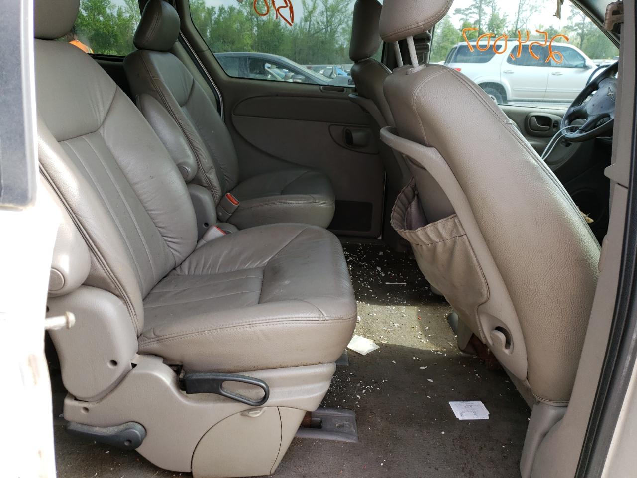 Photo 6 from auction – 2001 CHRYSLER TOWN & COU with VIN 2C4GP54L41R312812