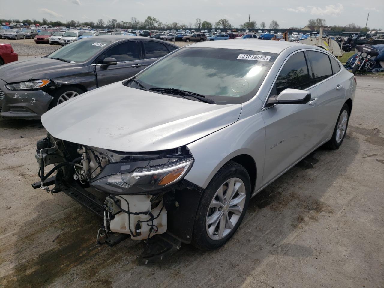 Photo 2 from auction – 2019 CHEVROLET MALIBU LT with VIN 1G1ZD5ST5KF116867