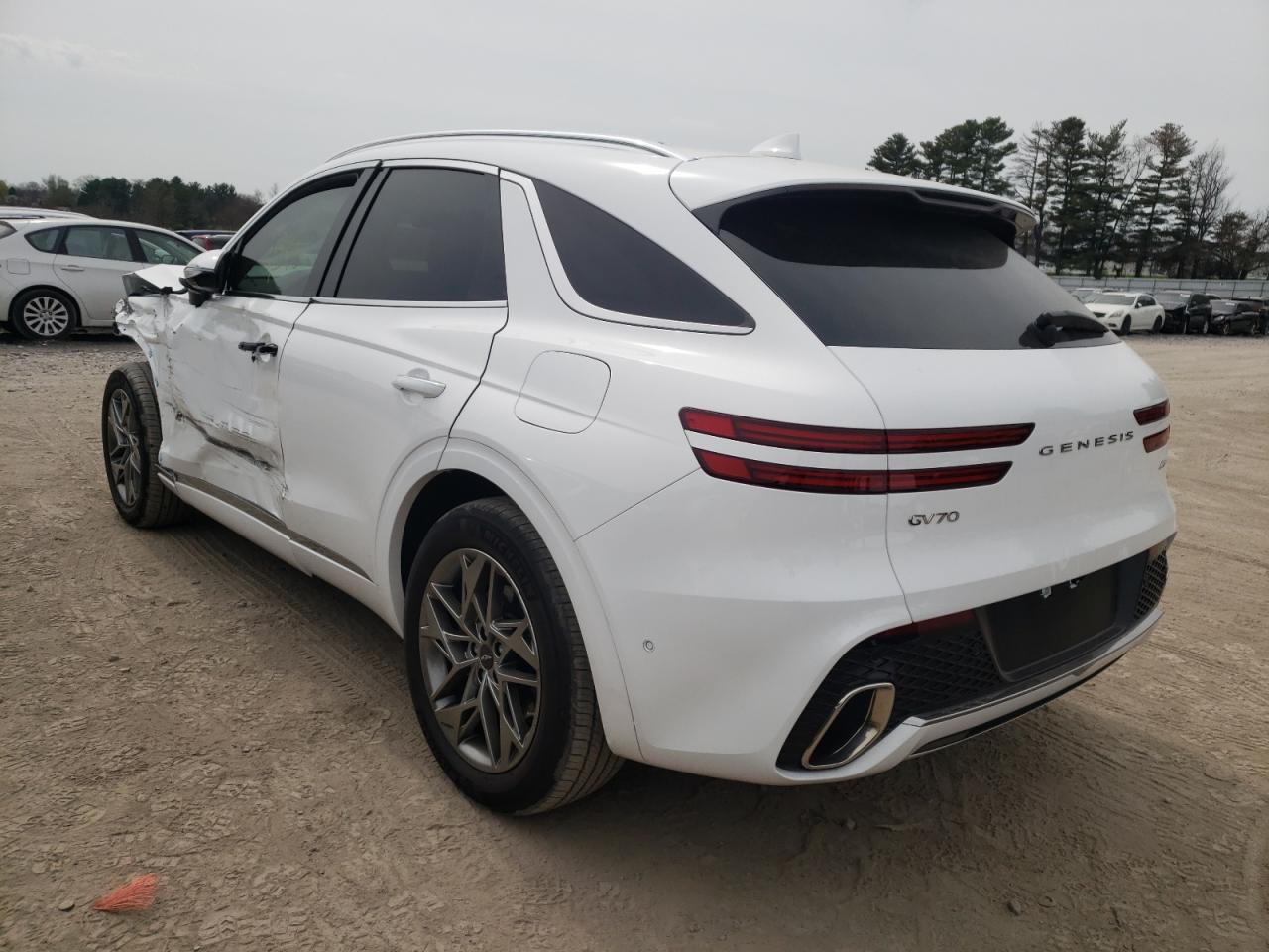 Photo 3 from auction – 2022 GENESIS GV70 BASE with VIN KMUMADTB7NU061104