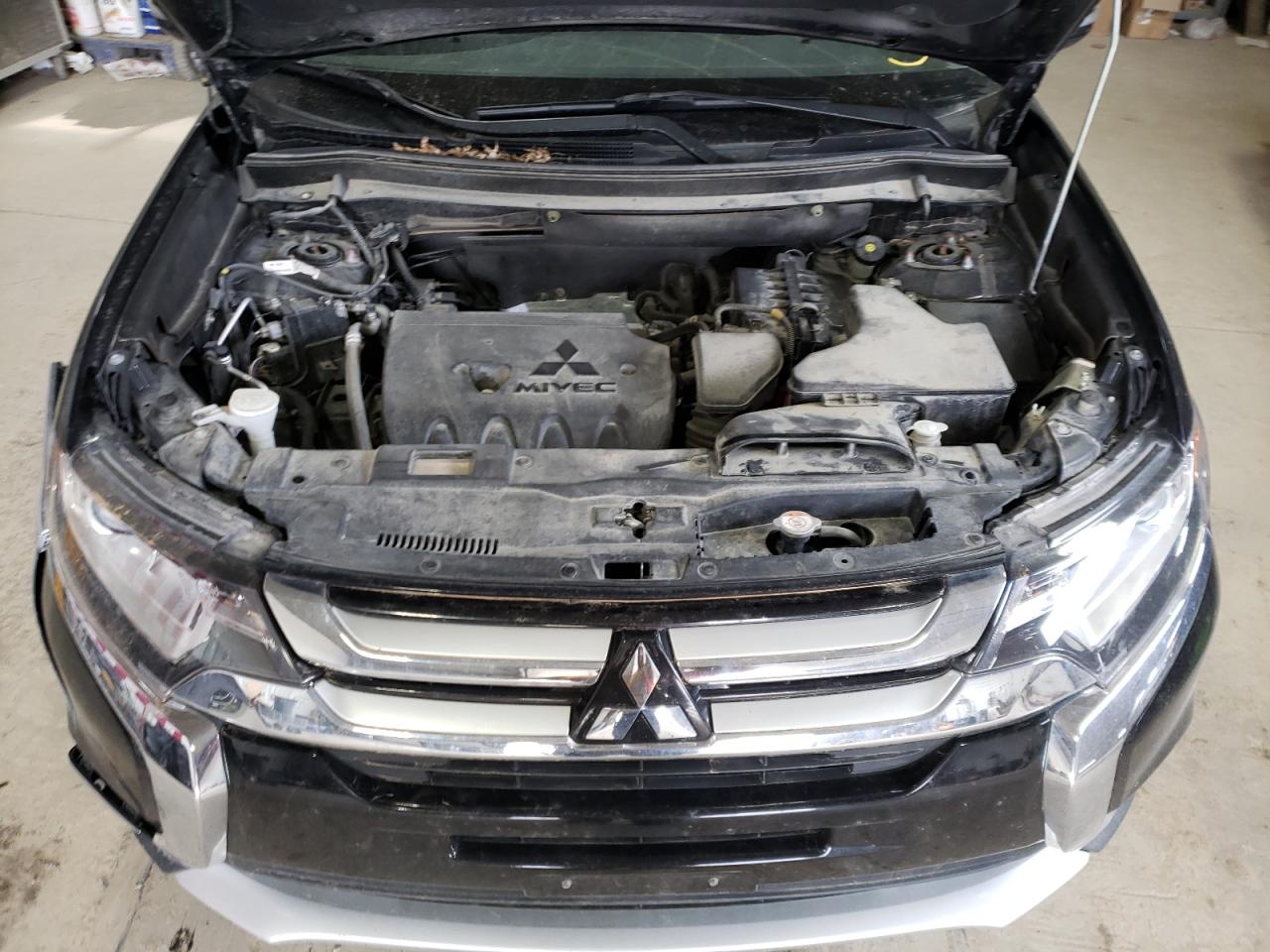 Photo 7 from auction – 2018 MITSUBISHI OUTLANDER with VIN JA4AZ3A36JZ040109