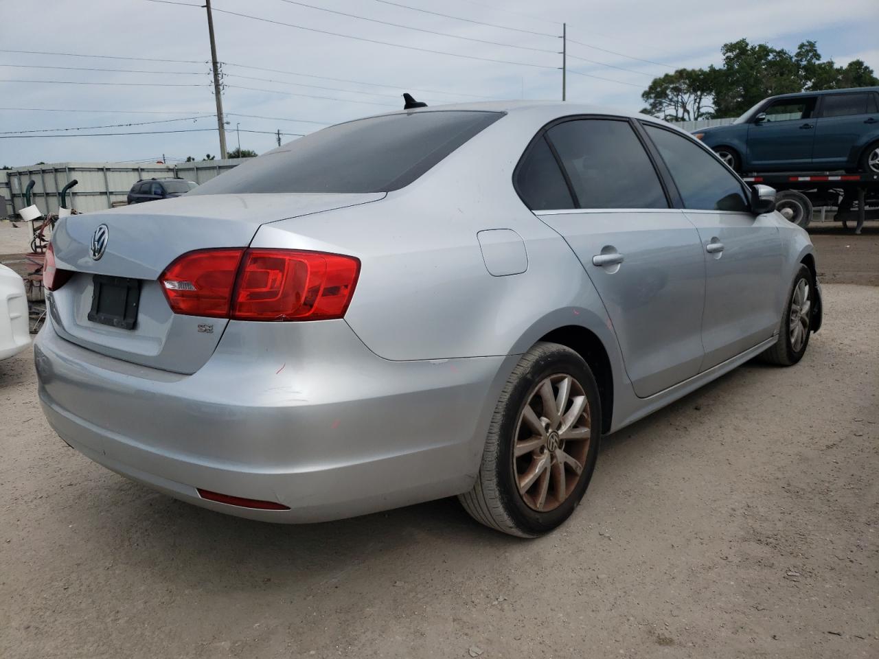 Photo 4 from auction – 2014 VOLKSWAGEN JETTA SE with VIN 3VWD17AJ4EM220533